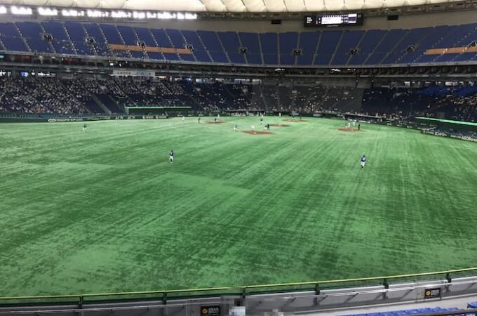 東京ドーム外野指定席(レフト巨人応援席)(52通路 16列 F08 F09ブロック)座席からステージの見え方