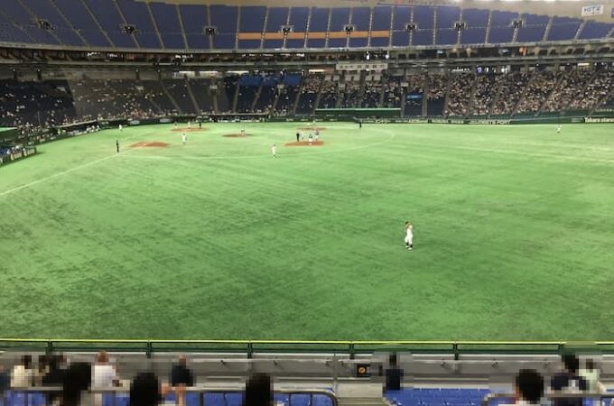 東京ドーム外野指定席(ライト)(57通路 16列 F16 F17ブロック)座席からの見え方